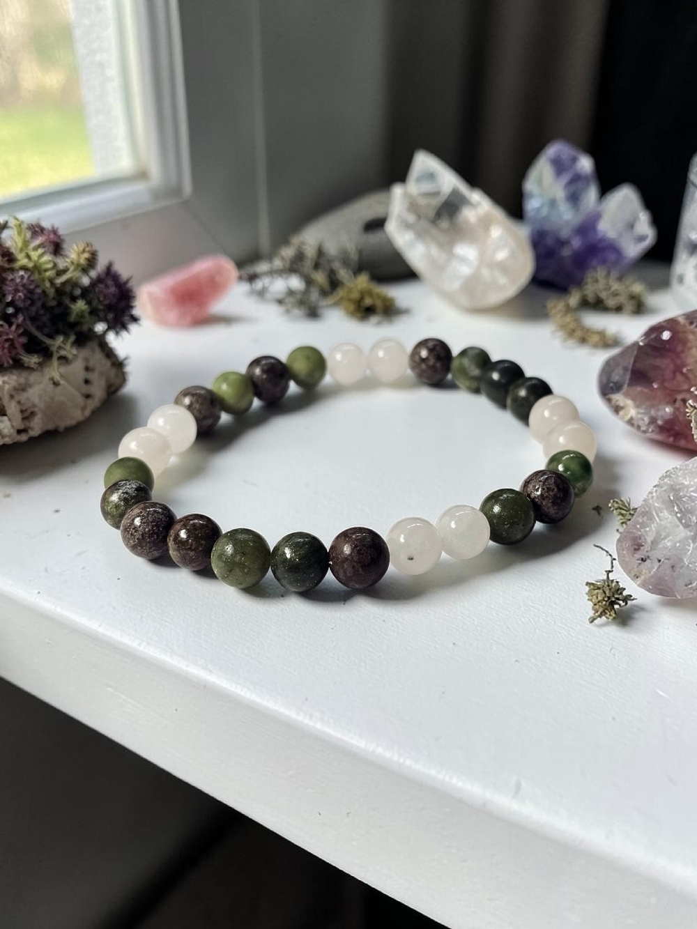 Natural Stone Beaded Bracelet in Green & White